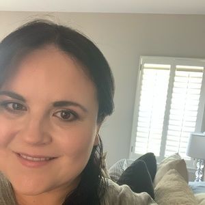 Meet your Posher, Isabel